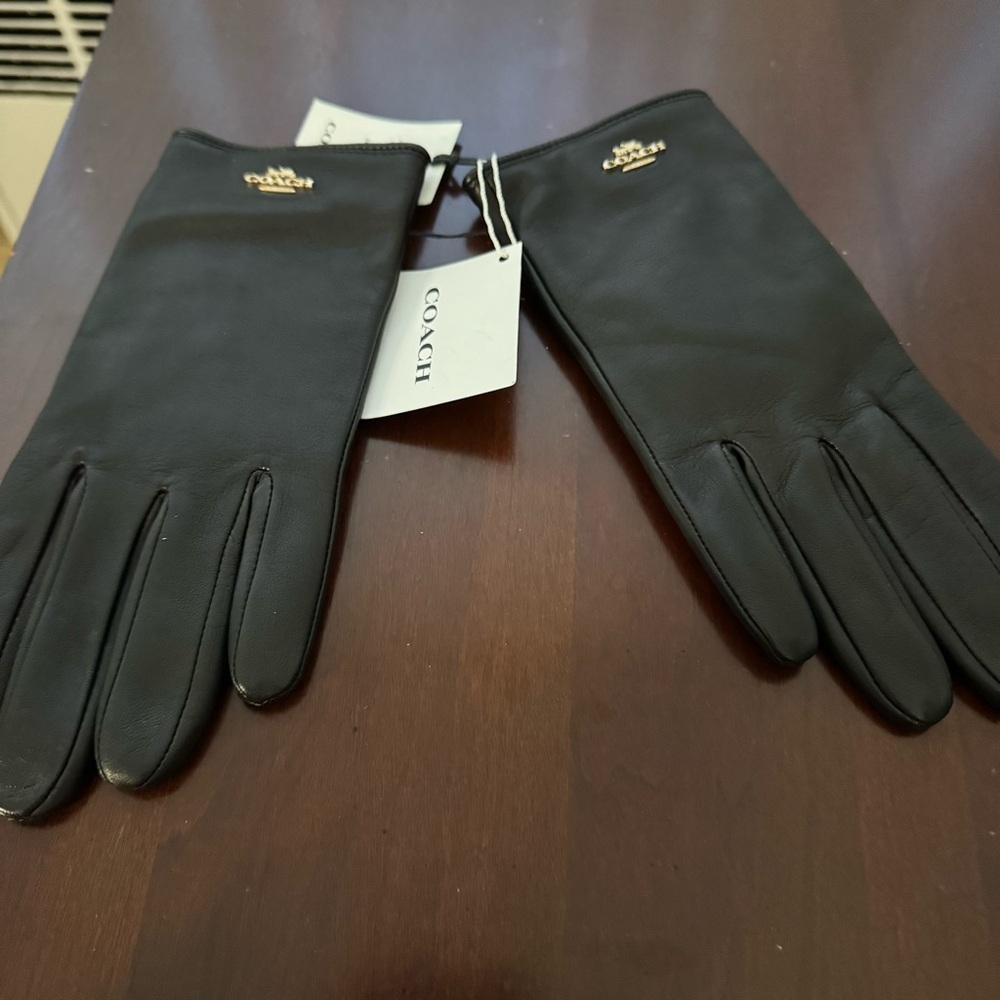 Coach Women’s Black Leather Gloves Small 6 1/2